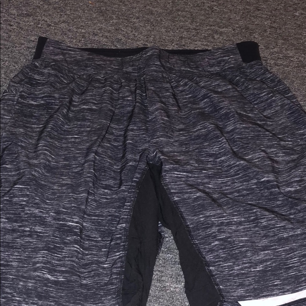 Lulu lemon men’s liner shorts